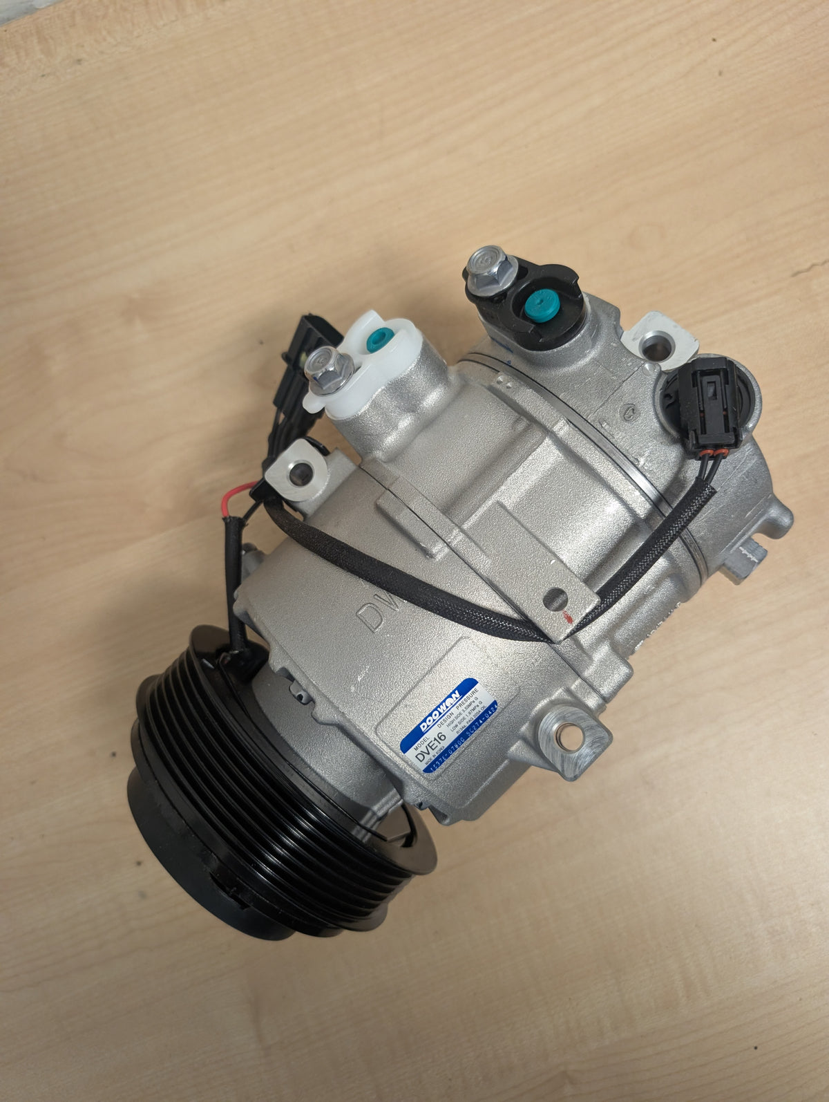 Halla / JAS Oceania 12V DVE16 A/C Compressor (A09-0677GQ)