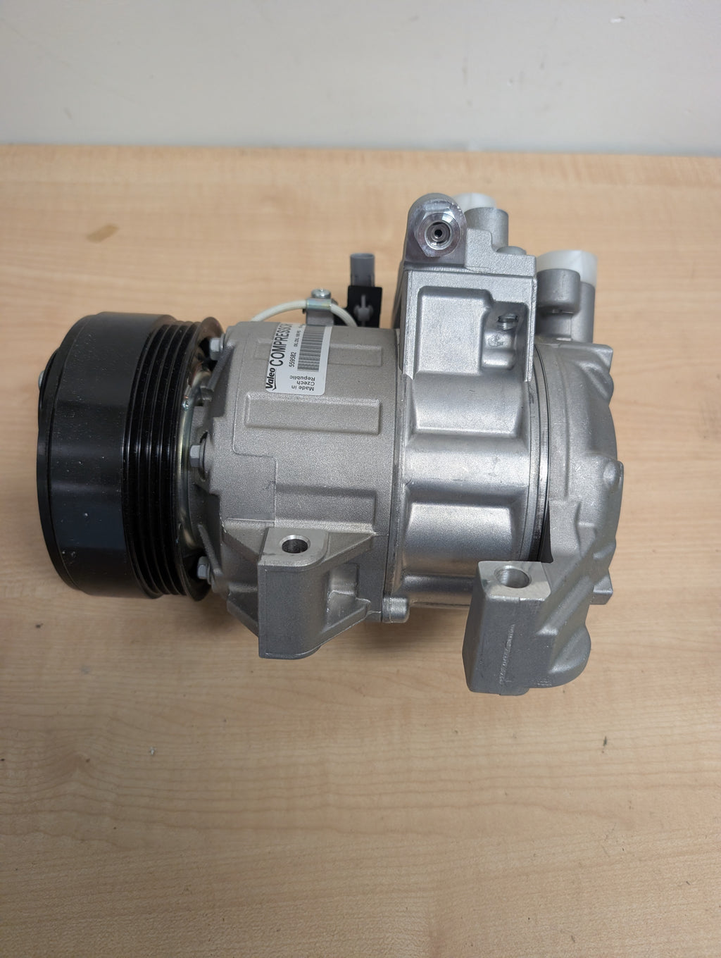 Valeo / Jayair 12V A/C Compressor (559582 / CM9074)