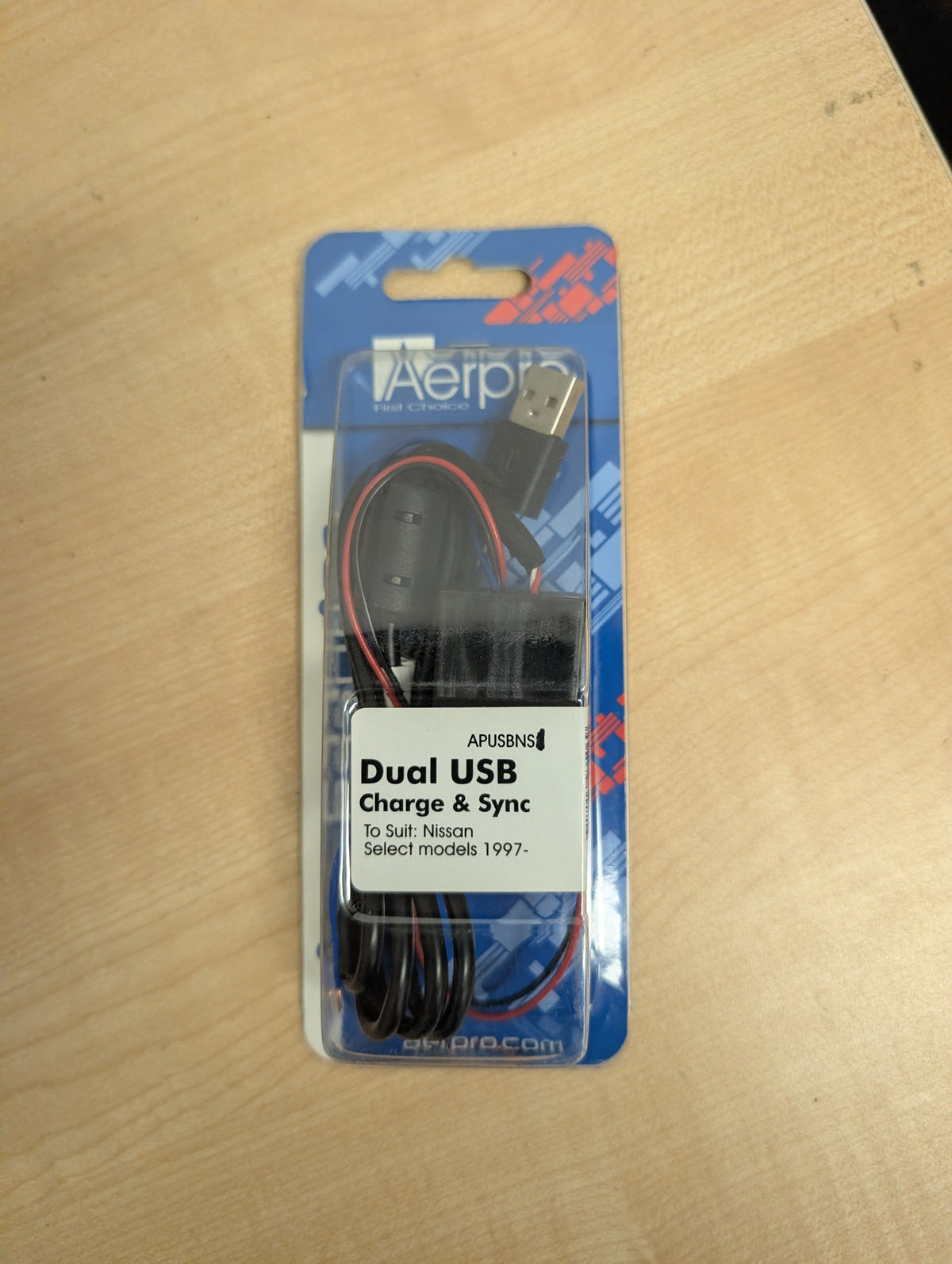 APUSBNS1: DUAL USB CHARGE & SYNC TO SUIT NISSAN (24MM X 31MM)